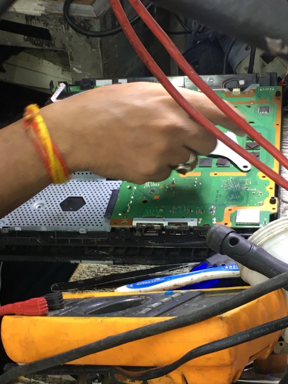 Noor communications office mobile, speaker and playstation repair delhi-5