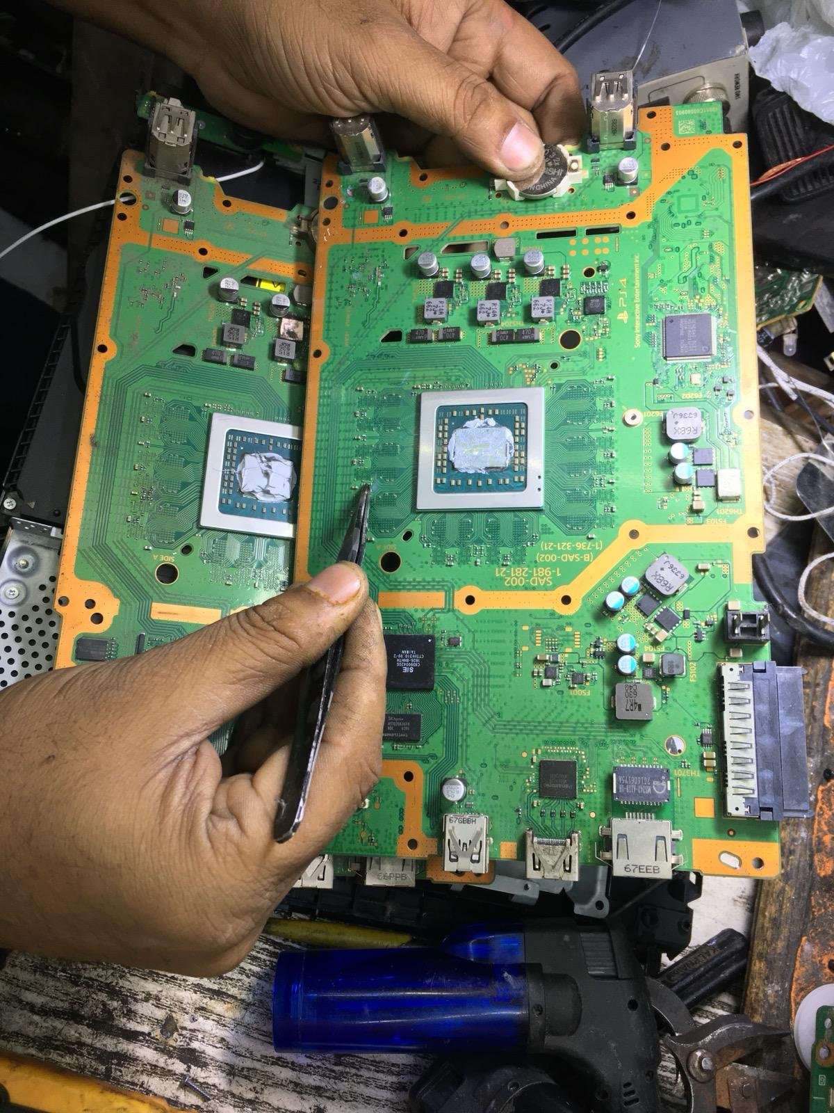Noor communications office mobile, speaker and playstation repair delhi-7